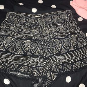 Hollister printed fabric shorts